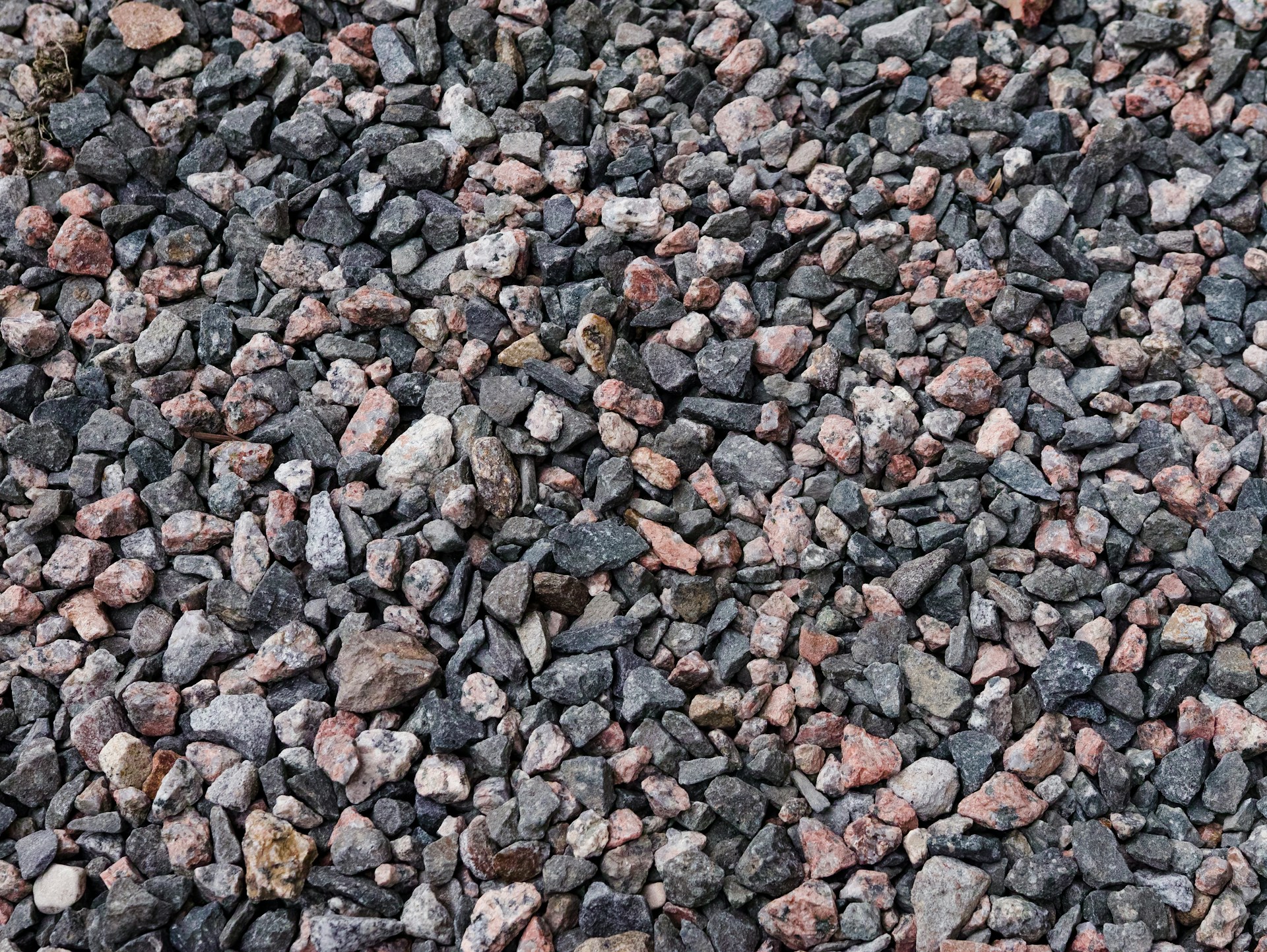 Gravel Mix Options For Low-Maintenance Gardens