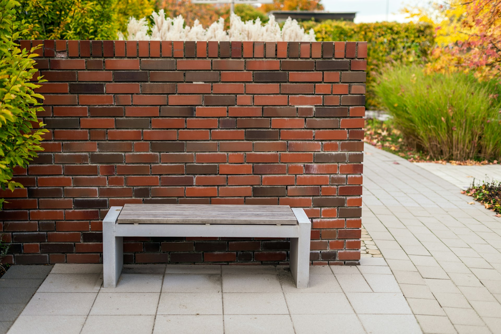 Barefoot-Friendly Brick Paths: Textures, Joints, and Sun/Shade for Safety