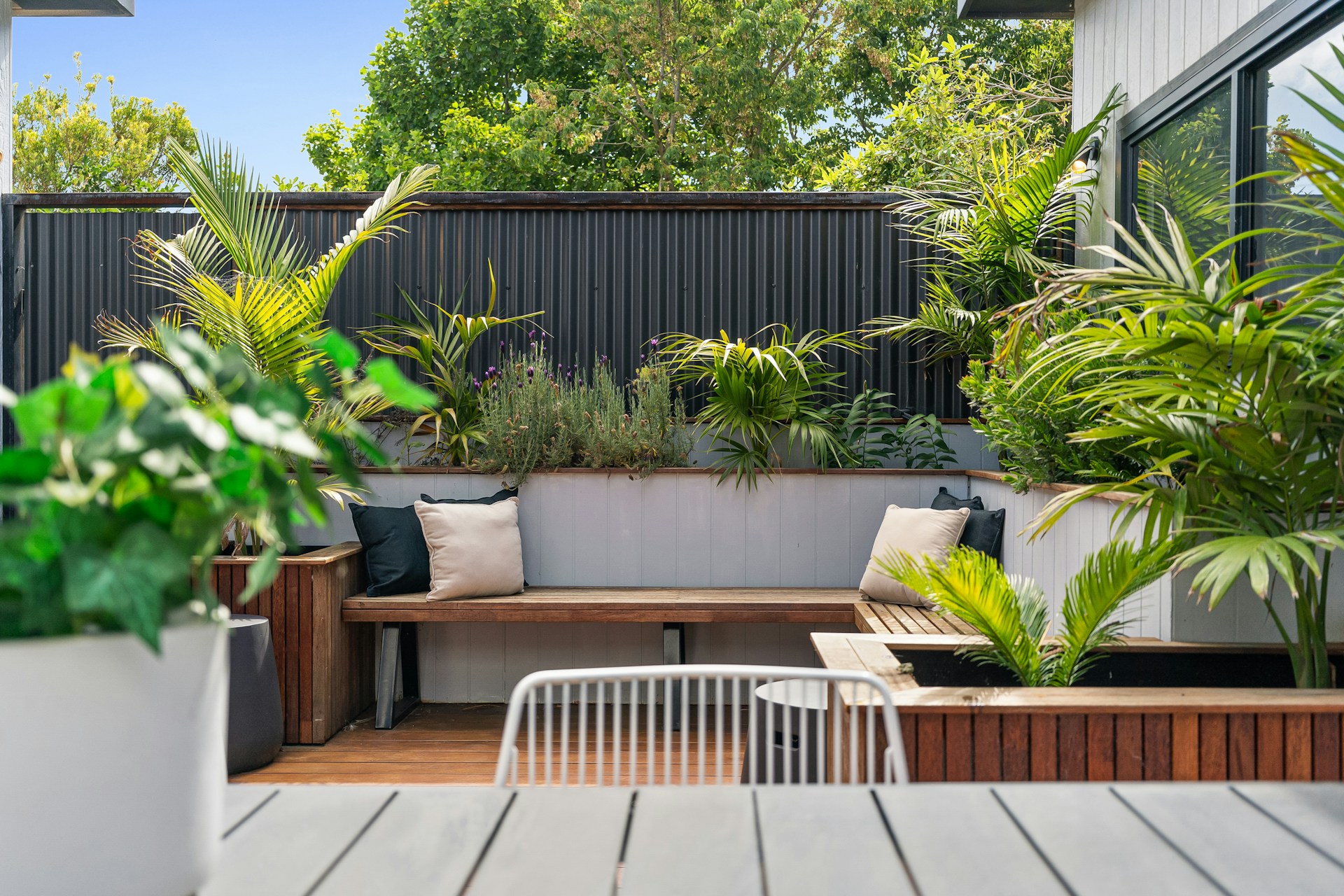 Planning Outdoor Living Spaces With Hardscape Materials in Los Angeles