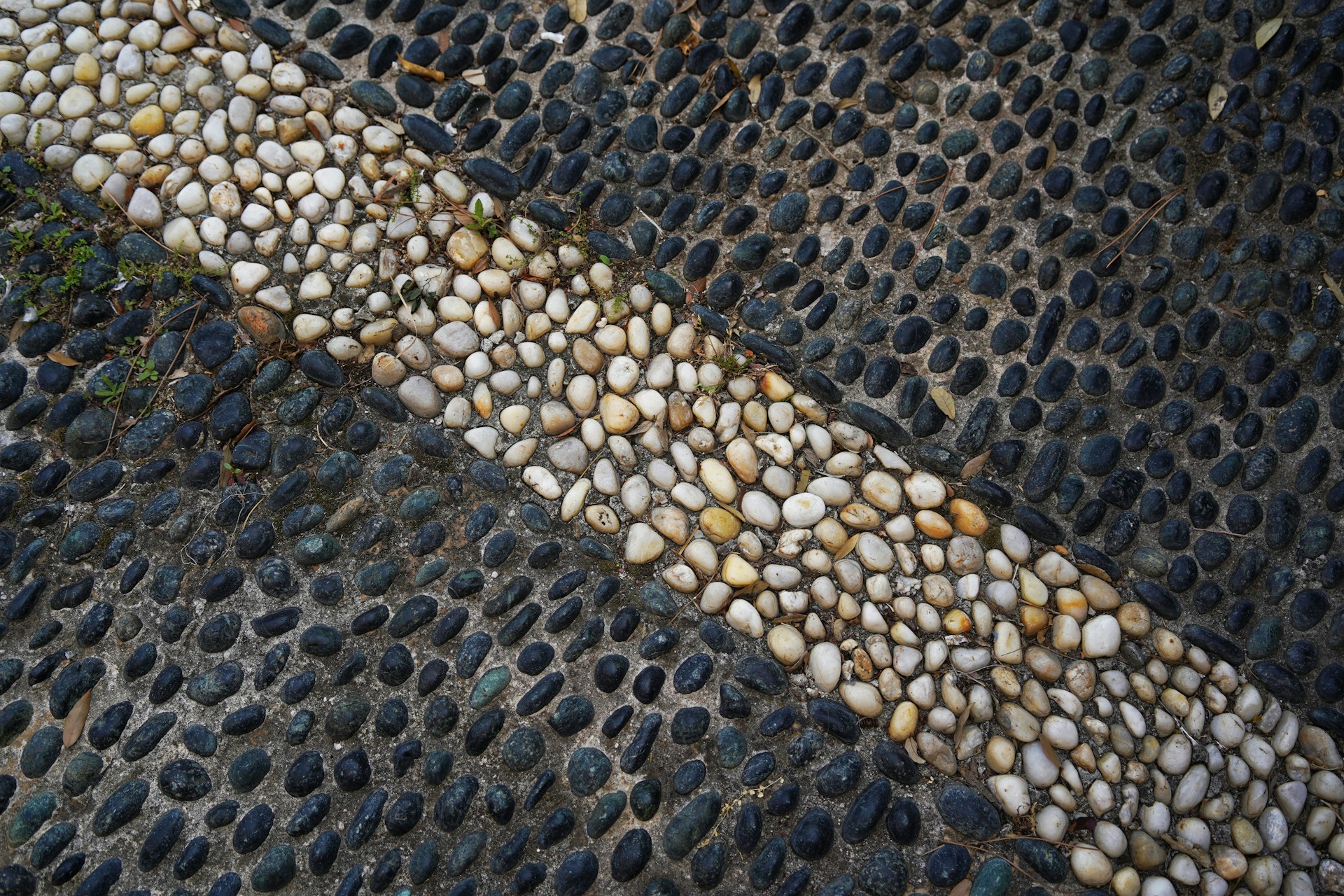 Creating Pebble Garden Paths for Cool Barefoot Walkways