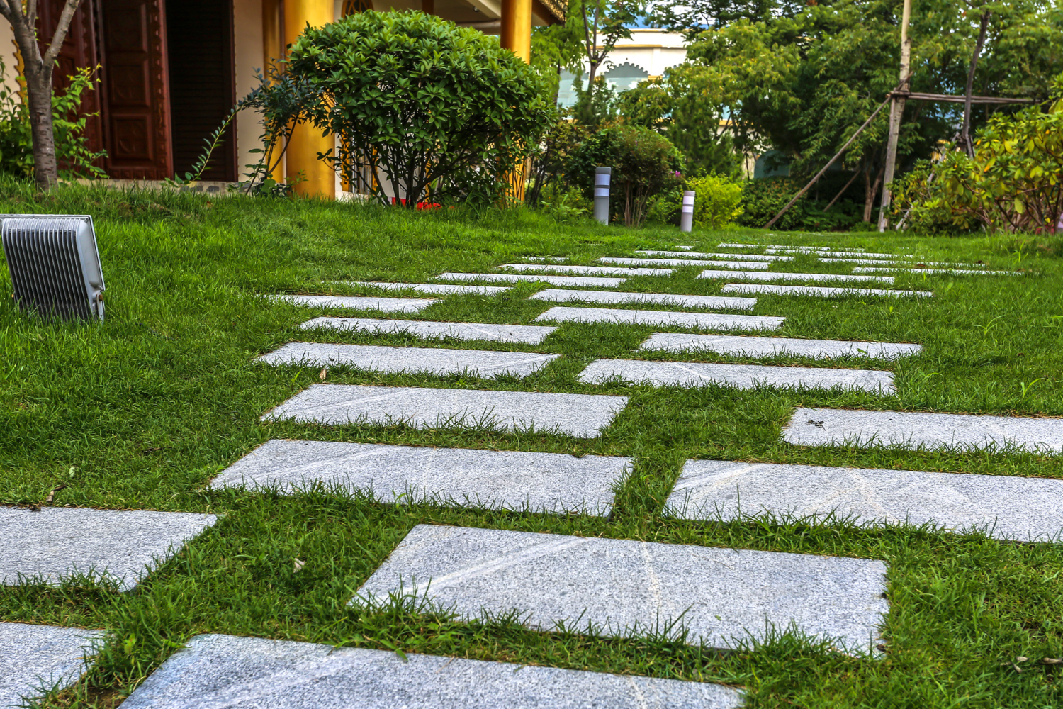 Questioning Garden Stepping Stone Layouts for Everyday Use