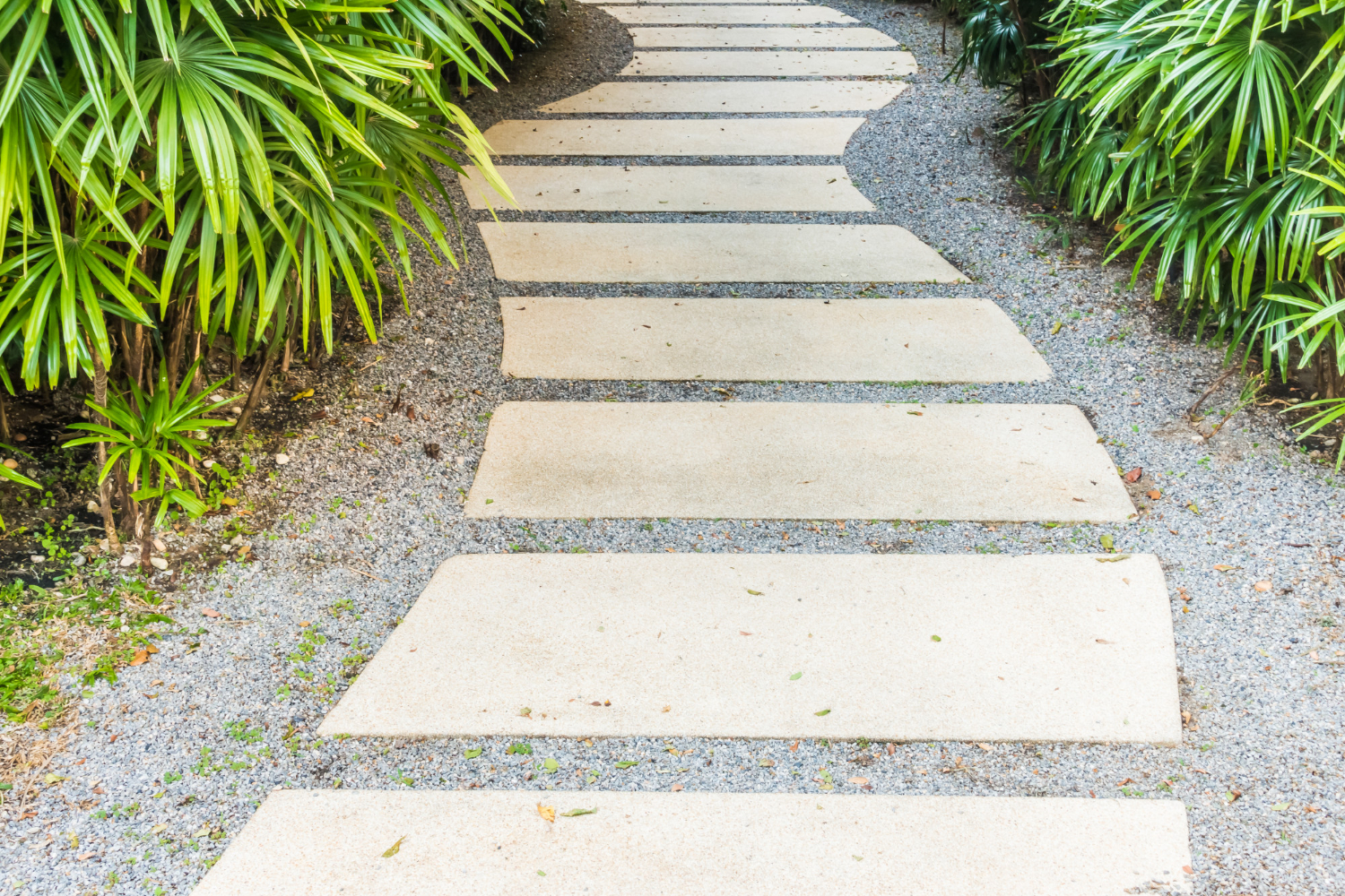 Common Gravel Garden Pathway Mistakes in Los Angeles Yards